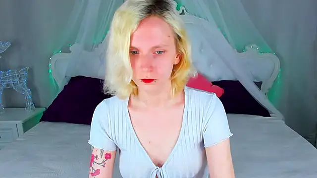 LikiLips online show from April 2026 01:10:02 AM