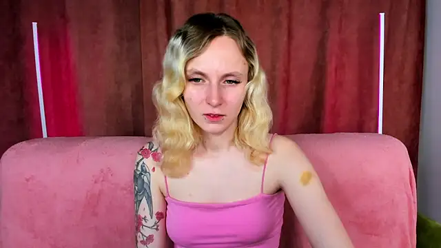 LikiLips online show from November 2025 01:06:01 AM