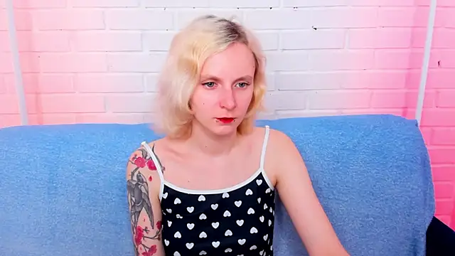 LikiLips online show from March 2026 01:04:01 AM