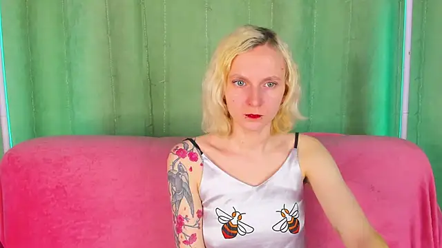 LikiLips online show from April 2026 01:02:02 AM