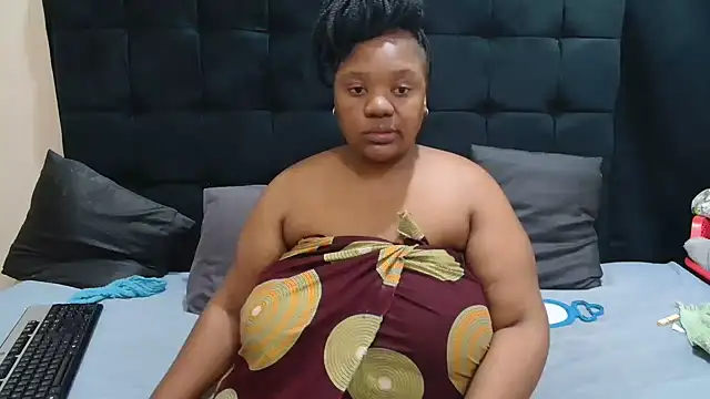 Snapshot of CaramelBootty chatting on July 2026 03:00:02 PM CaramelBootty online show from July 2026 03:00:02 PM