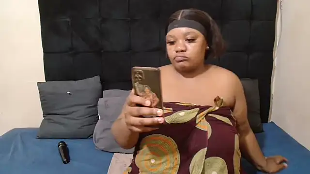 CaramelBootty online show from May 2026 06:33:02 PM