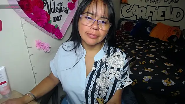 Snapshot of Miss__kendra_ chatting on May 2026 12:44:01 PM Miss kendra online show from May 2026 12:44:01 PM