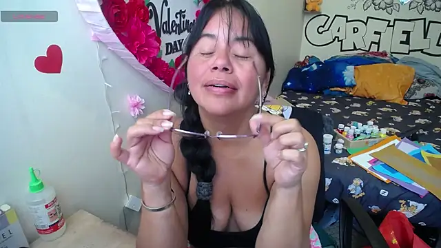 Snapshot of Miss__kendra_ chatting on June 2026 02:33:01 PM Miss kendra online show from June 2026 02:33:01 PM
