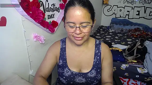 Snapshot of Miss__kendra_ chatting on May 2026 04:04:02 PM Miss kendra online show from May 2026 04:04:02 PM