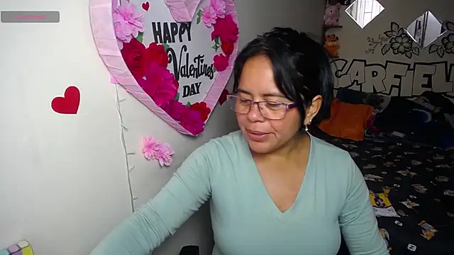 Snapshot of Miss__kendra_ chatting on May 2026 04:17:01 PM Miss kendra online show from May 2026 04:17:01 PM