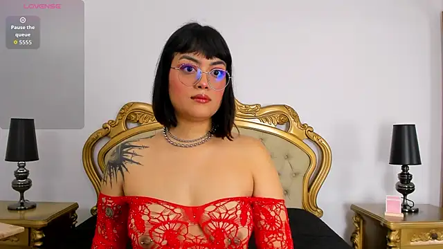 MaraCrawford online show from October 2025 01:43:02 PM