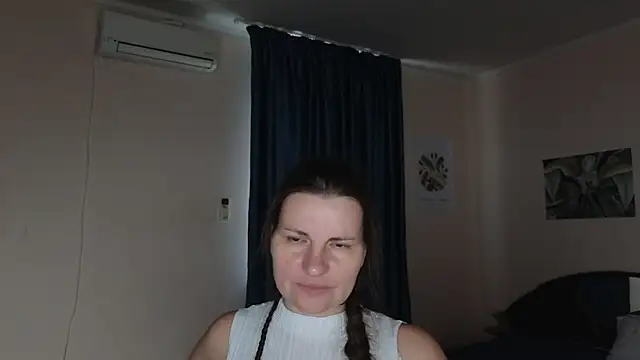 Snapshot of Mirabelle_Velvet chatting on November 2025 07:14:02 AM Mirabelle Velvet online show from November 2025 07:14:02 AM