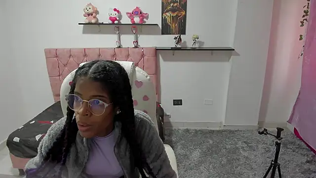 thianahorny online show from February 2026 01:01:01 PM