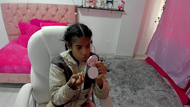 thianahorny online show from December 2025 01:04:02 PM