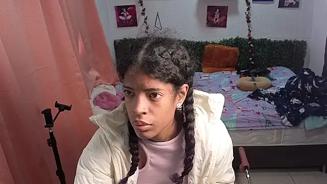 thianahorny online show from July 2026 01:40:01 PM