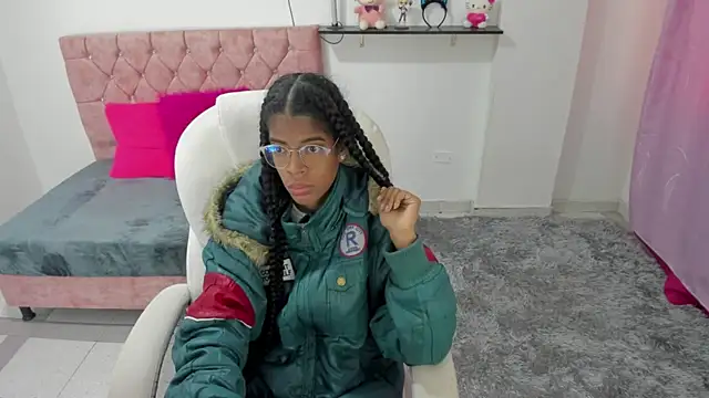 thianahorny online show from January 2026 12:01:01 PM