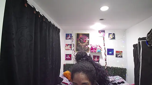 thianahorny online show from April 2026 12:31:02 PM