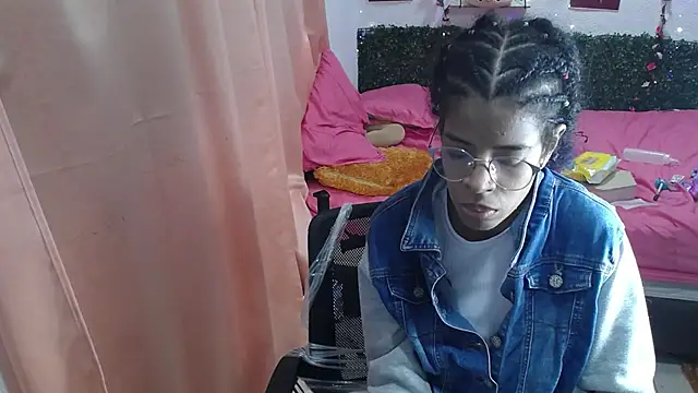 thianahorny online show from May 2026 12:26:02 PM