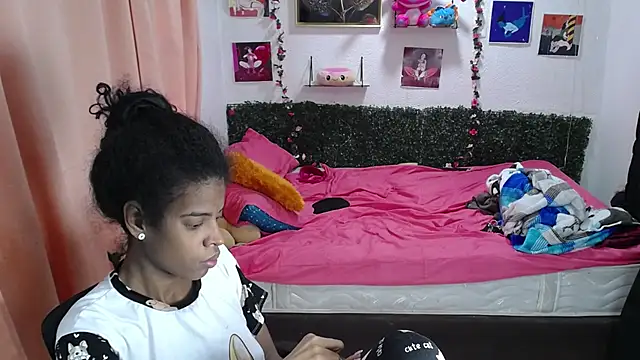 thianahorny online show from June 2026 01:12:01 PM