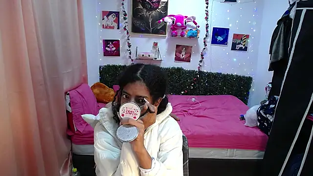 thianahorny online show from April 2026 12:56:01 PM
