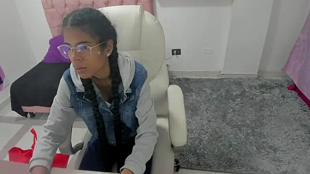 thianahorny online show from January 2026 11:14:01 AM