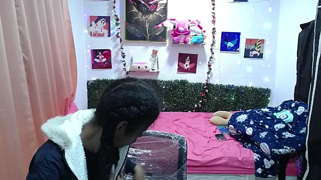 thianahorny online show from April 2026 12:36:01 PM