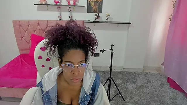 thianahorny online show from February 2026 01:44:02 PM