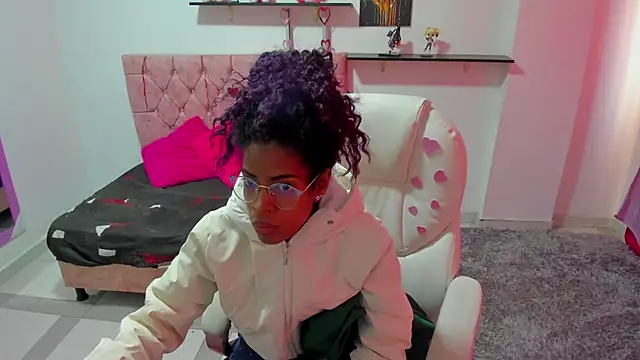 thianahorny online show from February 2026 01:11:01 PM