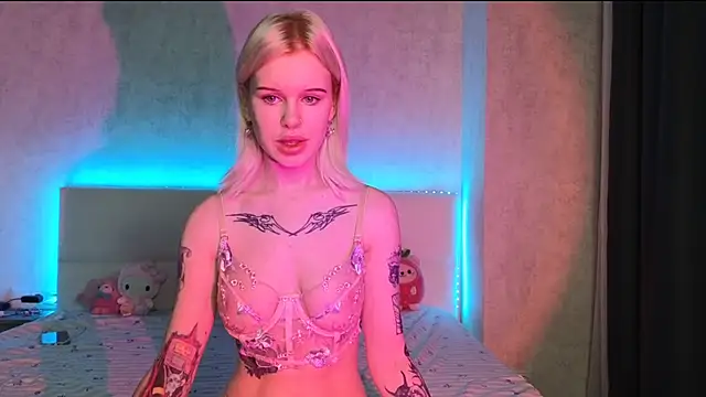 HoneyGold  online show from October 2025 02:01:01 AM