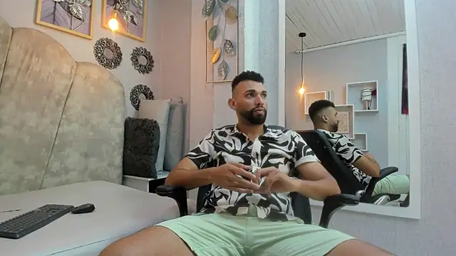 onlymen2025 online show from October 2025 08:43:02 PM