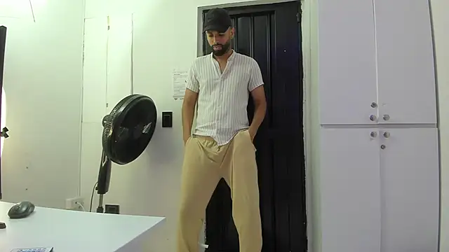 onlymen2025 online show from October 2025 07:58:02 PM