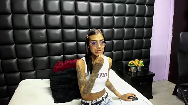KarlaSlutSkinny   online show from October 2025 02:50:02 PM
