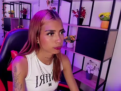 KarlaSlutSkinny   online show from January 2026 03:00:02 AM