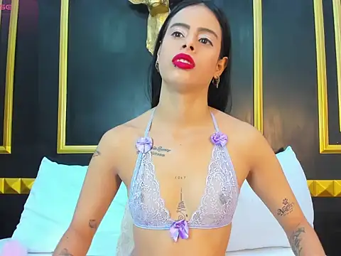 laura maite  online show from November 2025 12:15:02 PM