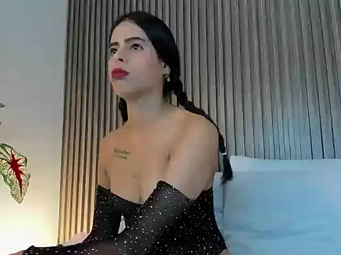 laura maite  online show from October 2025 12:17:02 PM