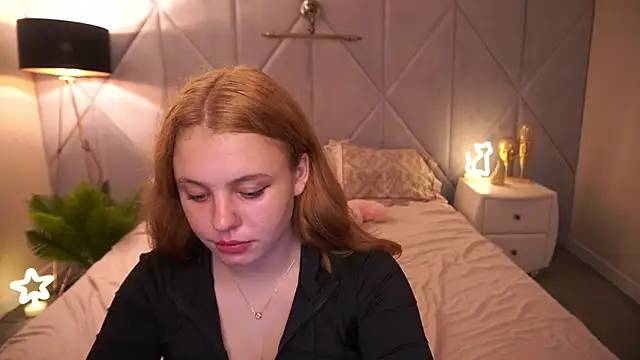 Snapshot of SnowWhiti chatting on November 2025 07:50:02 PM SnowWhiti online show from November 2025 07:50:02 PM