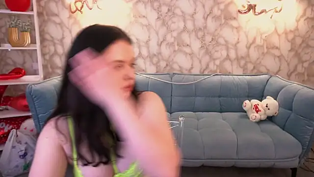 SnowWhiti online show from February 2026 08:22:02 PM