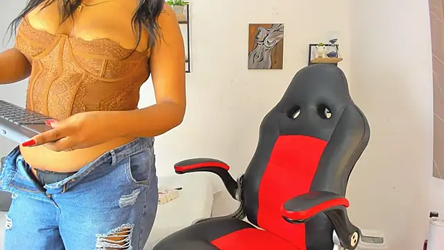 daniella molina1 online show from October 2025 08:32:02 PM