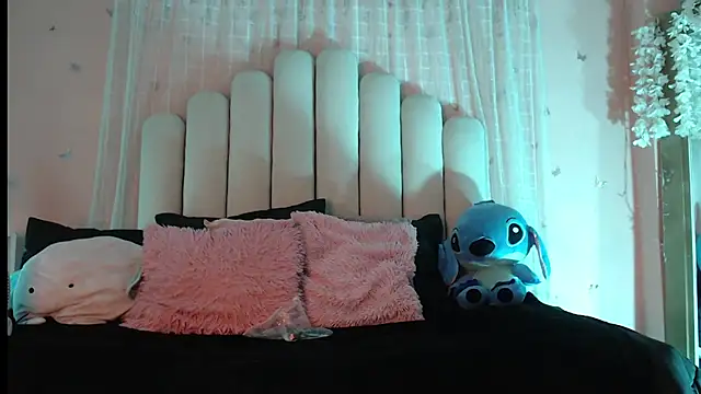 Snapshot of SweetRenata_ chatting on February 2026 11:26:01 AM SweetRenata online show from February 2026 11:26:01 AM