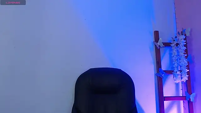 SweetRenata  online show from October 2025 11:18:01 AM