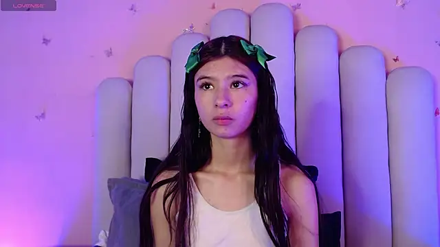 Snapshot of SweetRenata_ chatting on October 2025 11:18:01 AM SweetRenata online show from October 2025 11:18:01 AM