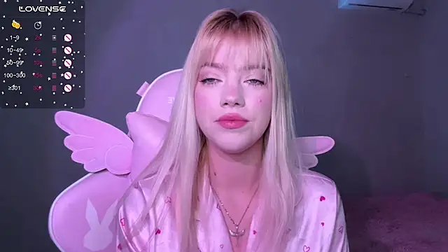 myprettylola online show from November 2025 07:58:01 PM