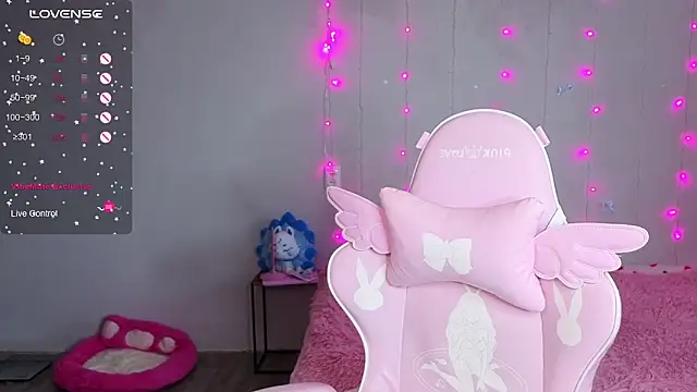 Snapshot of myprettylola chatting on May 2026 04:10:01 PM myprettylola online show from May 2026 04:10:01 PM