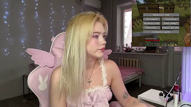 myprettylola online show from February 2026 01:33:02 PM