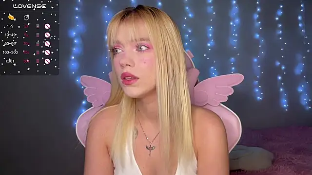 myprettylola online show from November 2025 07:03:01 PM