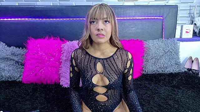 SeraphynLuxora online show from March 2026 02:34:01 AM