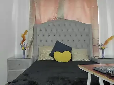 QuimaMiley online show from October 2025 06:52:02 PM
