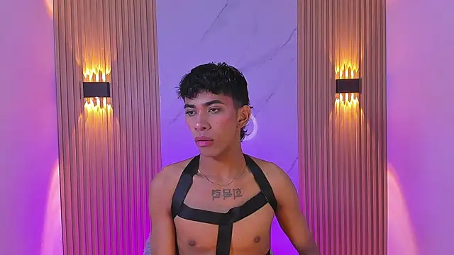 Ethan thouse online show from November 2025 06:51:02 PM