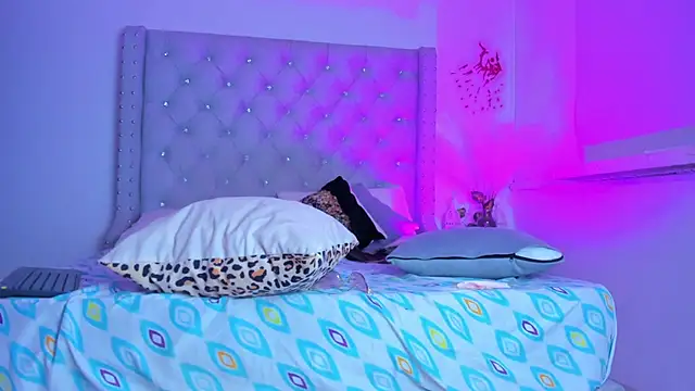 ChocoBunny1 online show from November 2025 05:23:01 AM