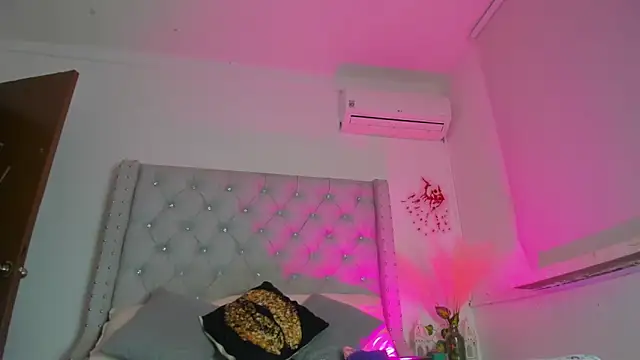 ChocoBunny1 online show from November 2025 12:20:02 PM