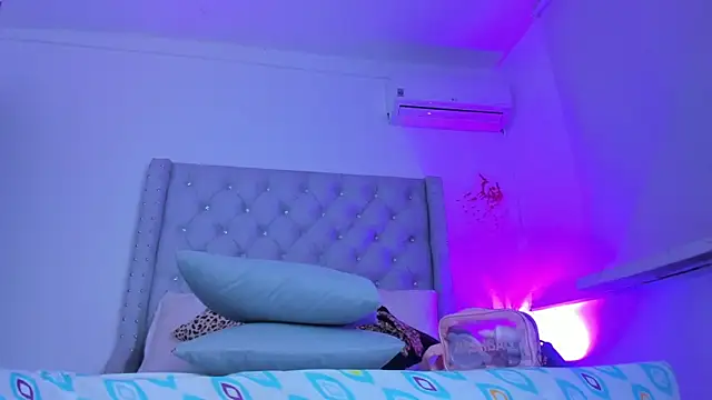 ChocoBunny1 online show from November 2025 04:16:02 AM