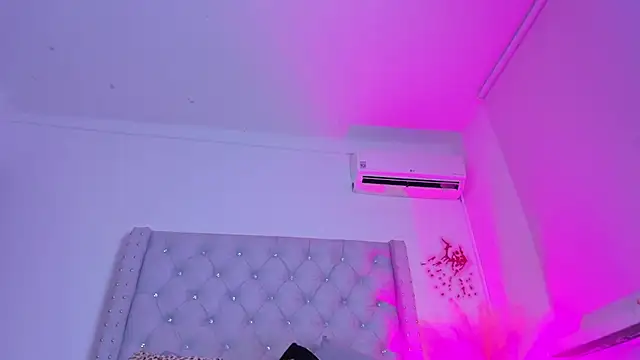 ChocoBunny1 online show from November 2025 04:06:01 AM