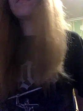 LunaVirelle online show from November 2025 04:32:01 PM