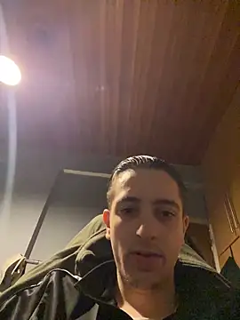 Snapshot of Asimako chatting on December 2025 06:57:01 PM Asimako online show from December 2025 06:57:01 PM